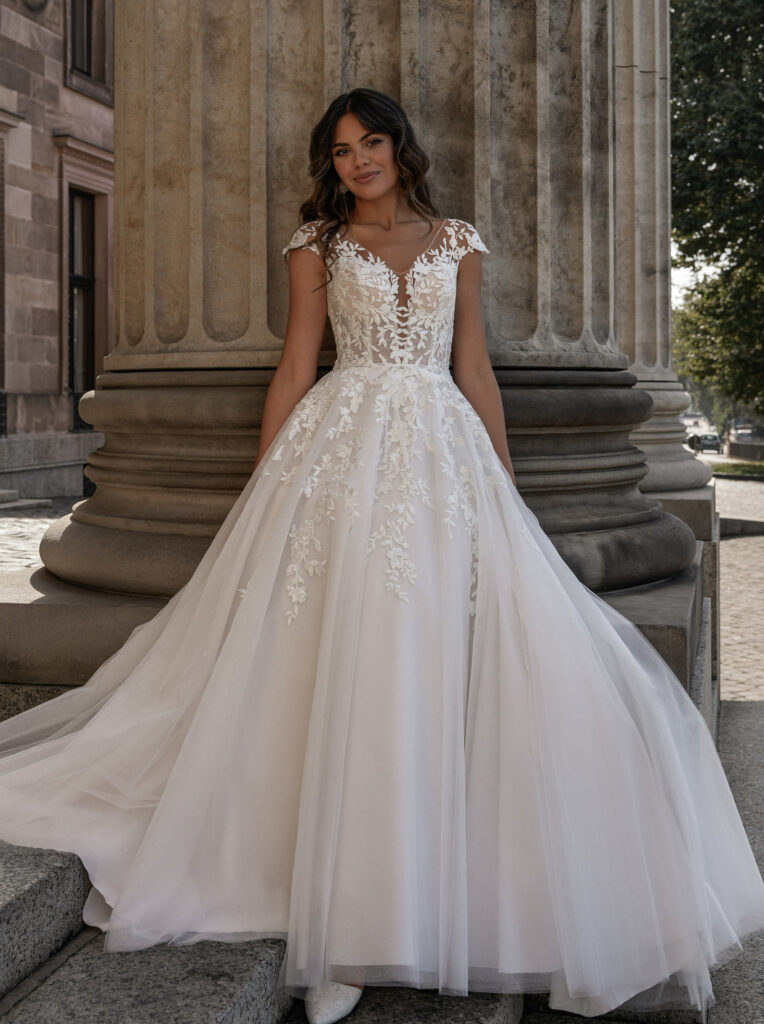 DE LUXE by Diane Legrand 50811 - dianelegrandbridal.com